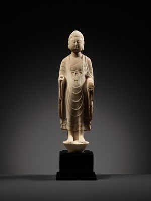 Lot 167 - A WHITE MARBLE FIGURE OF BUDDHA, NORTHERN QI DYNASTY, CHINA, 550-577