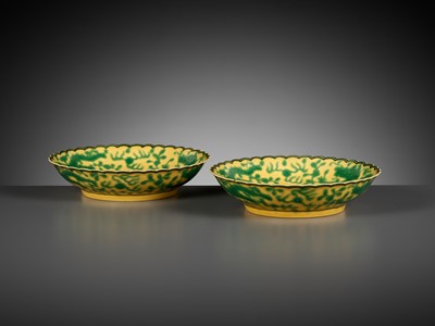 Lot 117 - A PAIR OF YELLOW-GROUND AND GREEN-ENAMELLED 'DRAGON' DISHES, QIANLONG MARK AND OF THE PERIOD