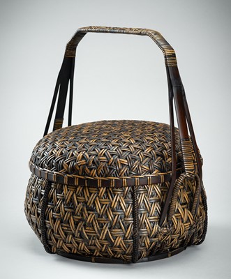 Lot 251 - CHIKUYUSAI: A WOVEN BAMBOO AND RATTAN BASKET, CHAKAGO, FOR TEA CEREMONY INSTRUMENTS
