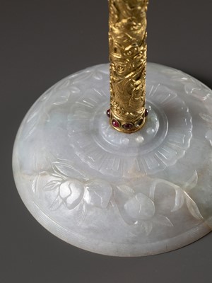 Lot 34 - AN IMPERIAL JADE, GILT-BRONZE, AND RUBY-INLAID ‘LOTUS AND BATS’ HAT STAND, QIANLONG PERIOD