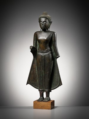 Lot 710 - A LARGE BRONZE FIGURE OF THE STANDING BUDDHA, AYUTTHAYA KINGDOM (1351-1767)