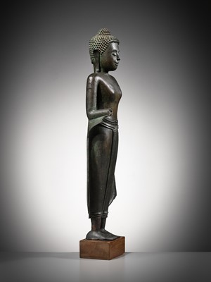 Lot 710 - A LARGE BRONZE FIGURE OF THE STANDING BUDDHA, AYUTTHAYA KINGDOM (1351-1767)