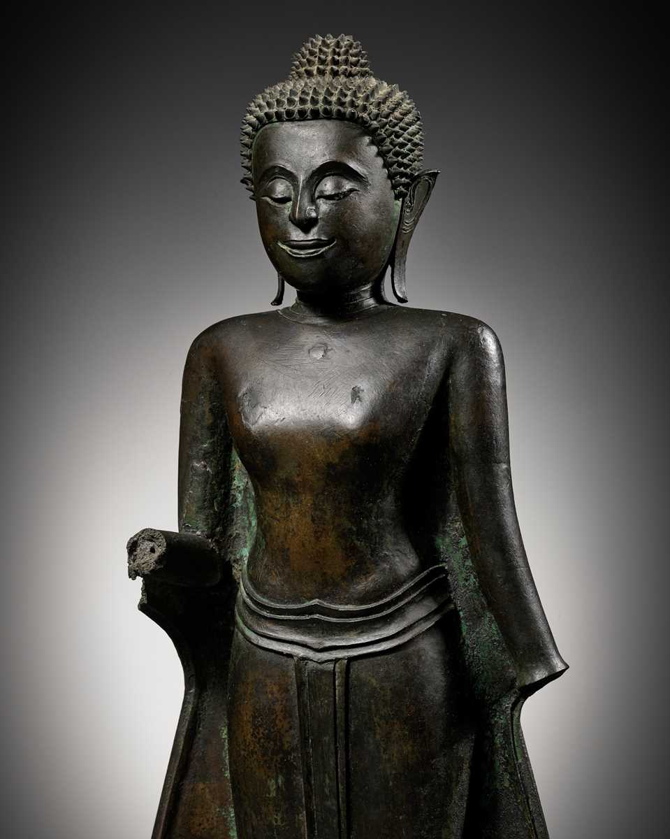 Lot 710 - A LARGE BRONZE FIGURE OF THE STANDING BUDDHA, AYUTTHAYA KINGDOM (1351-1767)