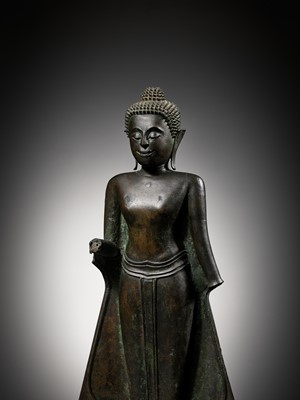 Lot 710 - A LARGE BRONZE FIGURE OF THE STANDING BUDDHA, AYUTTHAYA KINGDOM (1351-1767)