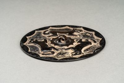 Lot 141 - A RARE TANG DYNASTY BRONZE MIRROR WITH WOLFES