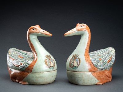 Lot 1376 - A PAIR OF LARGE PORCELAIN GOOSE TUREENS AND COVERS