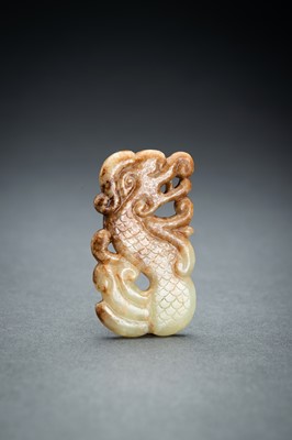Lot 110 - A LOT WITH THREE JADE PENDANTS, QING