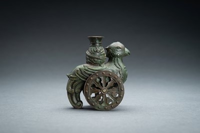 Lot 156 - AN ARCHAISTIC BRONZE BIRD AND VASE VESSEL, QING