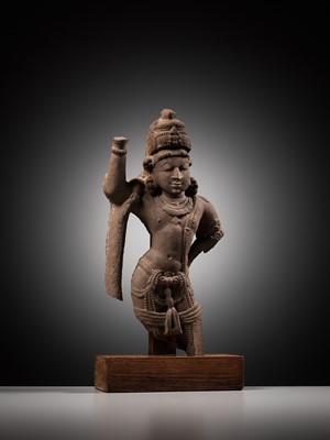 Lot 193 - A SANDSTONE FIGURE OF VISHNU, LATER MEDIEVAL PERIOD