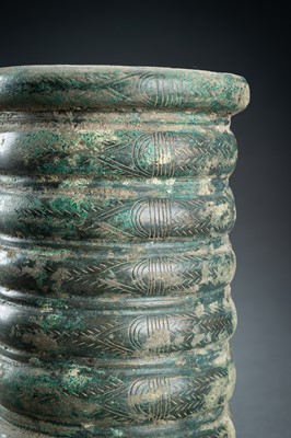 Lot 590 - A BRONZE BRACELET, DONG SON