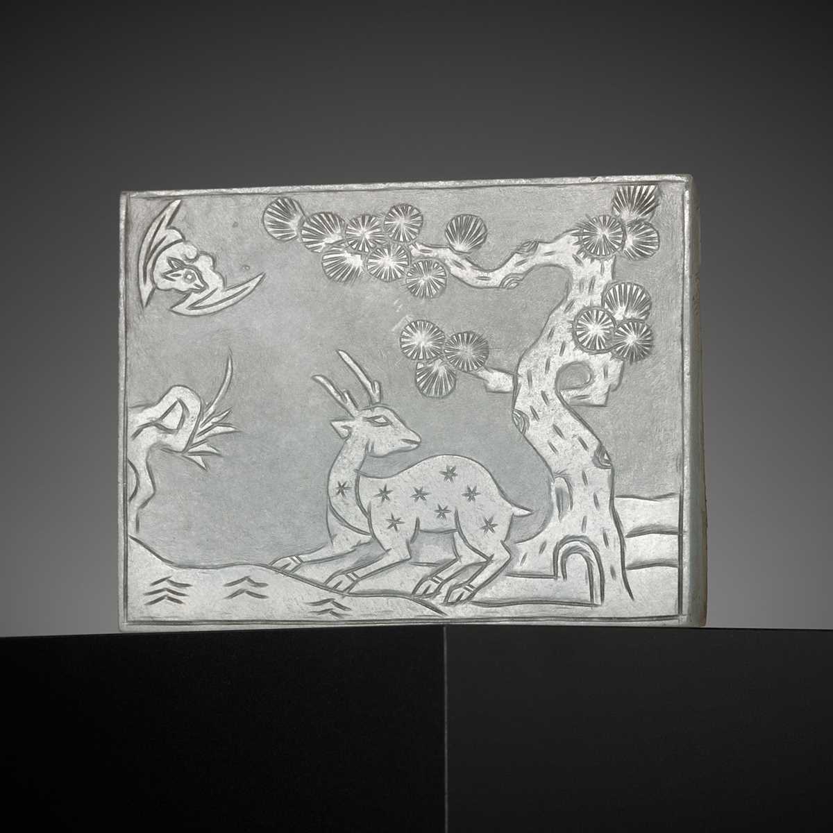 Lot 90 - A PALE CELADON JADE BELT PLAQUE, LATE MING TO EARLY QING DYNASTY