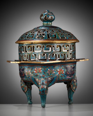 Lot 352 - A CLOISONNÉ ENAMEL ‘ELEPHANT’ TRIPOD BRAZIER AND COVER, QING DYNASTY