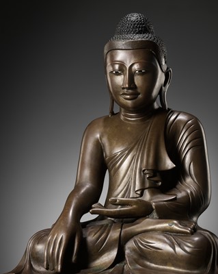 Lot 252 - A BRONZE STATUE OF BUDDHA SHAKYAMUNI, MANDALAY PERIOD