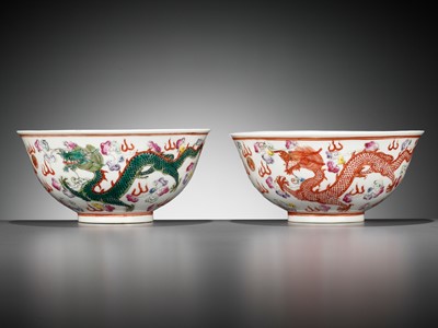 Lot 305 - A PAIR OF FAMILLE ROSE 'DRAGON' BOWLS, SIX-CHARACTER XUANTONG MARKS AND PERIOD