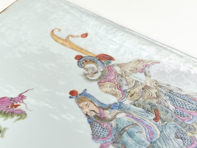Lot 283 - A FAMILLE ROSE AND GILT-DECORATED ‘GUAN YU AND ZHANG FEI’ PLAQUE, LATE QING DYNASTY TO REPUBLIC PERIOD
