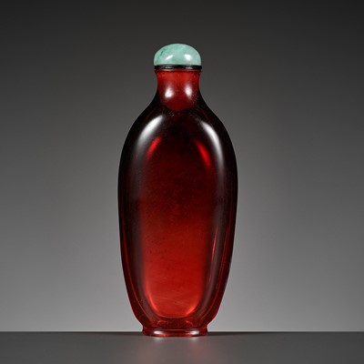 Lot 134 - A RUBY RED GLASS SNUFF BOTTLE, CHINA, 1740-1820