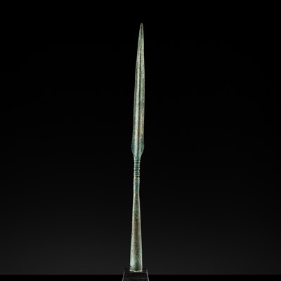 Lot 1672 - A LURISTAN BRONZE SPEARHEAD, LATE 2ND TO EARLY 1ST MILLENNIUM BC