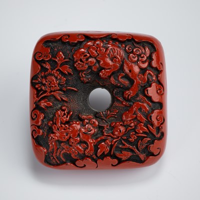 Lot 411 - A FINE TSUISHU LACQUER MANJU NETSUKE DEPICTING SHISHI NO SAKA OTOSHI