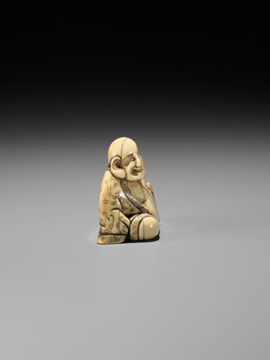 Lot 125 - A KYOTO SCHOOL IVORY NETSUKE OF HOTEI