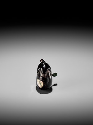 Lot 379 - A RARE LACQUER HAKO NETSUKE OF AN EGGPLANT (NASUBI)