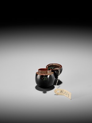 Lot 379 - A RARE LACQUER HAKO NETSUKE OF AN EGGPLANT (NASUBI)