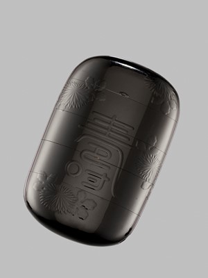 Lot 346 - A BRILLIANT FOUR-CASE BLACK LACQUER INRO WITH KIKU AND KOTOBUKI