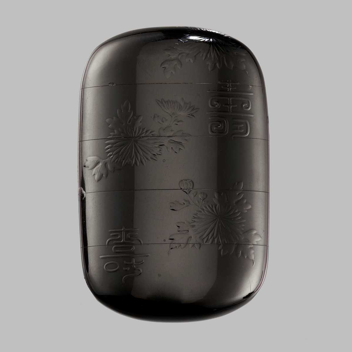 Lot 346 - A BRILLIANT FOUR-CASE BLACK LACQUER INRO WITH KIKU AND KOTOBUKI