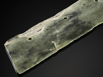 Lot 772 - A LARGE ARCHAIC GREEN JADE AXE BLADE, DAO, QIJIA CULTURE