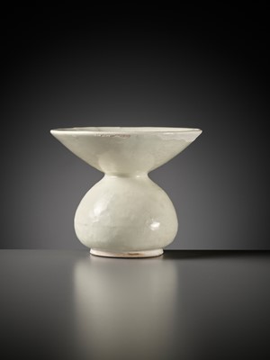 Lot 140 - A WHITE-GLAZED XING ZHADOU, LATE TANG DYNASTY TO FIVE DYNASTIES PERIOD