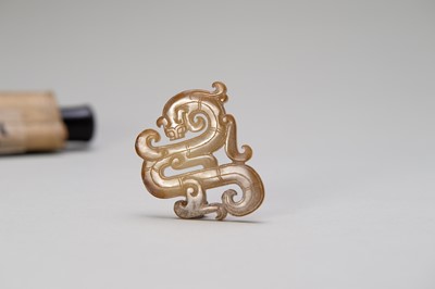 Lot 836 - A JADE ‘CHILONG’ PENDANT, EASTERN ZHOU DYNASTY