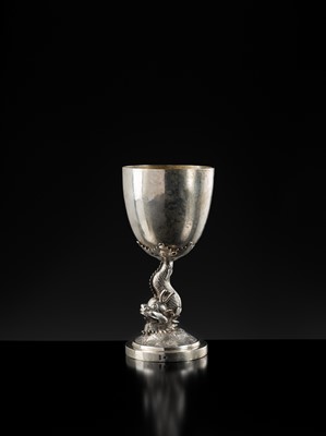 Lot 989 - A LARGE ‘DRAGON-CARP’ EXPORT SILVER CUP BY LIANG SHENG