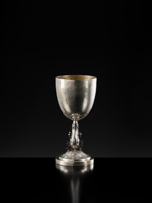 Lot 989 - A LARGE ‘DRAGON-CARP’ EXPORT SILVER CUP BY LIANG SHENG