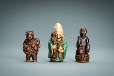 Lot 690 - A LOT WITH THREE NETSUKE, 19th CENTURY