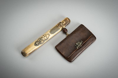 Lot 534 - A LOT WITH TWO KISERUZUTSU WITH POUCH AND TONKOTSU, EDO - MEIJI