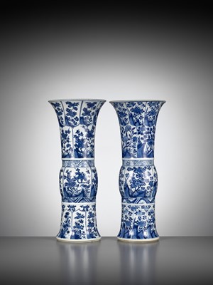 Lot 101 - A PAIR OF LARGE BLUE AND WHITE BEAKER VASES, GU, KANGXI PERIOD