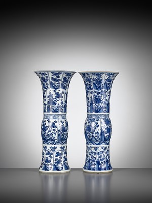 Lot 101 - A PAIR OF LARGE BLUE AND WHITE BEAKER VASES, GU, KANGXI PERIOD