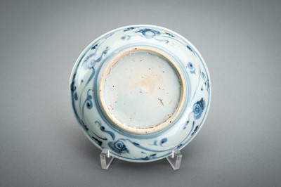 A GROUP OF TWO SMALL BLUE AND WHITE PORCELAIN DISHES, MING DYNASTY