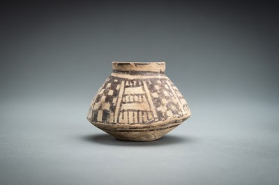 Lot 638 - A LOT WITH FOUR MEHRGARH CULTURE CERAMIC VESSELS