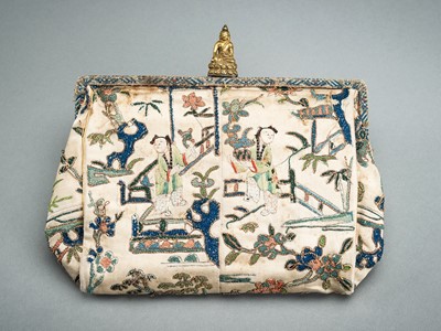 Lot 1137 - AN EMBROIDERED PURSE WITH ‘BUDDHA’ CLASP, QING DYNASTY