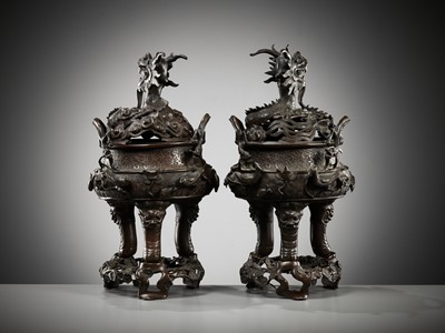 Lot 641 - A PAIR OF LARGE BRONZE ‘DRAGON’ CENSER AND COVERS, QING DYNASTY