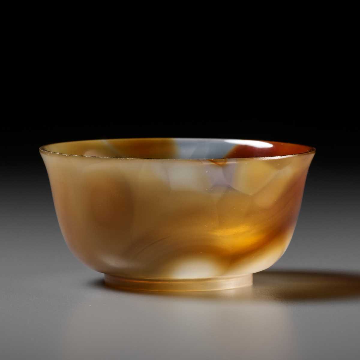 Lot 123 - A RARE TRANSLUCENT BANDED AGATE BOWL, 18TH TO EARLY 19TH CENTURY