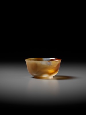 Lot 123 - A RARE TRANSLUCENT BANDED AGATE BOWL, 18TH TO EARLY 19TH CENTURY