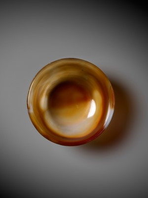 Lot 123 - A RARE TRANSLUCENT BANDED AGATE BOWL, 18TH TO EARLY 19TH CENTURY