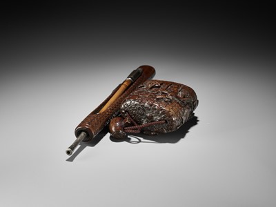 Lot 353 - A RARE TABAKO-IRE SET DEPICTING SHISHI AND PEONY AND DAIKOKU’S RAT