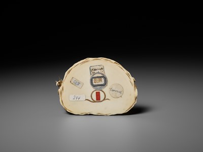 Lot 296 - TOSHIMUNE: A FINE IVORY OKIMONO DEPICTING A RESTING FLOWER SELLER