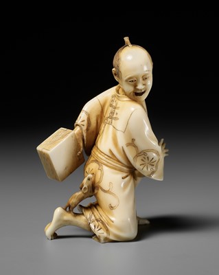 Lot 172 - AN AMUSING IVORY OKIMONO OF A FRUSTRATED RAT CATCHER