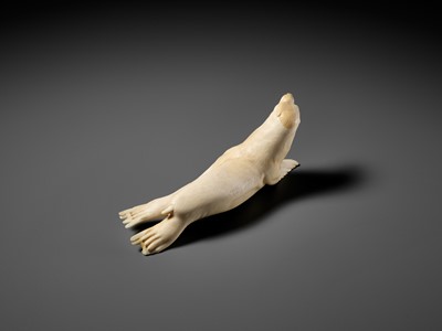 Lot 149 - ITASAKA KASON: A VERY RARE IVORY OKIMONO DEPICTING A RECUMBENT SEA LION