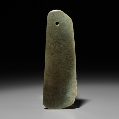 Lot 41 - AN ARCHAIC CEREMONIAL JADE BLADE, YUE, NEOLITHIC PERIOD TO SHANG DYNASTY