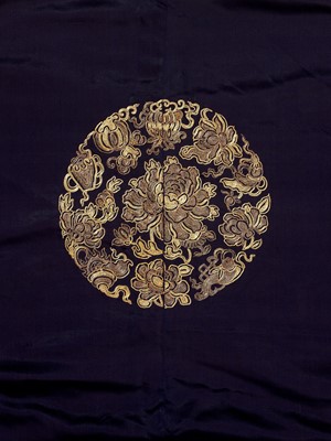 Lot 353 - A WOMAN’S SILVER AND GOLD-EMBROIDERED SILK ROUNDEL ROBE, 19TH CENTURY