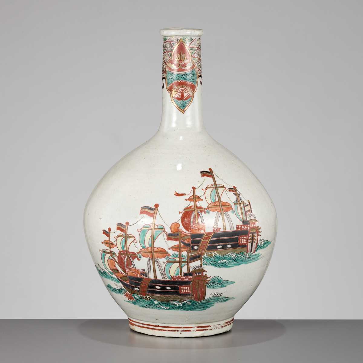 Lot 130 - A RARE IMARI ‘BLACK SHIP’ VASE